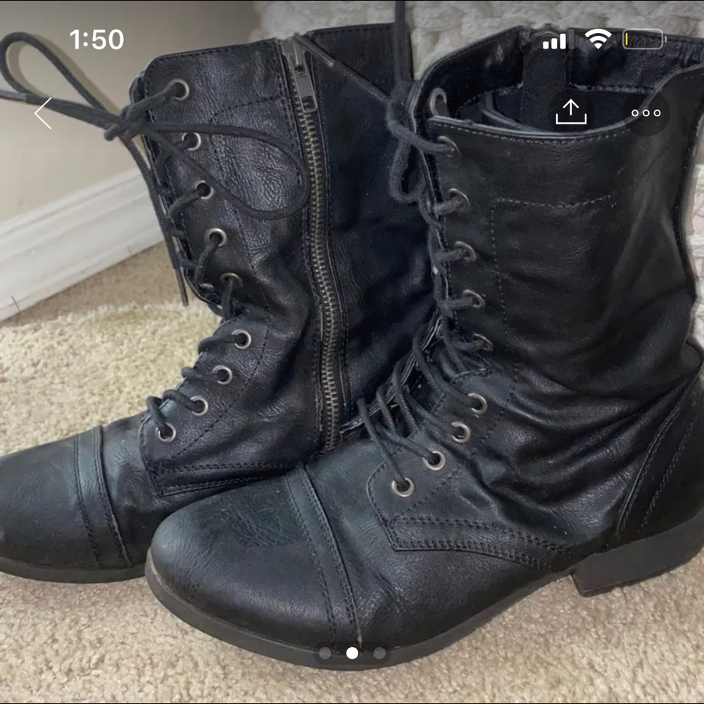 Combat boots